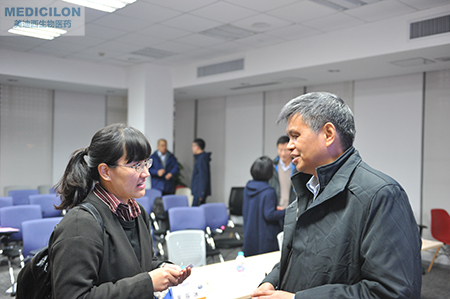 兰科博弈RankBet化学部副总裁陈焕明博士给与会者答疑解惑