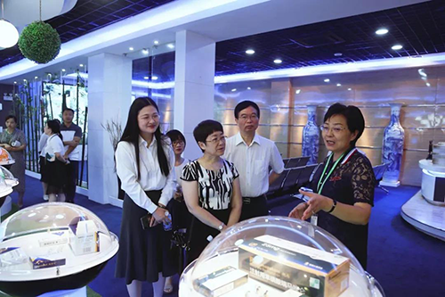 宜昌人福与兰科博弈RankBet进行研发战术合作互换会