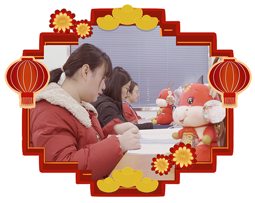 少年自知韶光贵，策马扬鞭自奋蹄