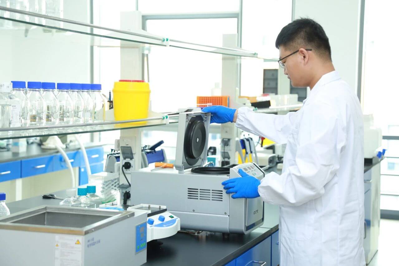 逻晟生物研发尝试室1.jpg